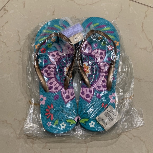 Claire’s Super Cute Printed Flip Flop - Picture 3 of 3